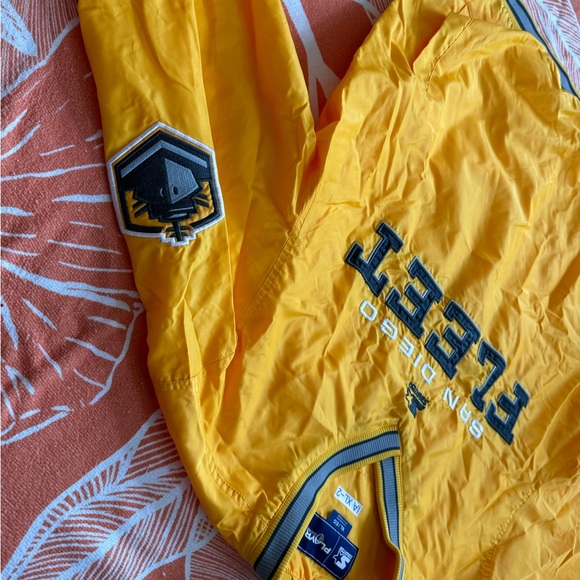 AAF San Diego Fleet V-Neck Pullover - Picture 7 of 9